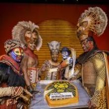 12 Jahre DISNEYS DER KÖNIG DER LÖWEN: Erfolgsshow feiert in Hamburg Jubiläum