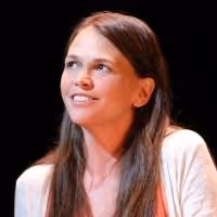 Review - 'Violet' Blooms Rapturously
