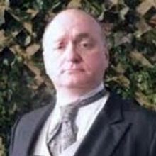 BWW Reviews: JEEVES IN BLOOM Takes Root at Oyster Mill Playhouse