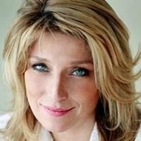 THE FRIDAY SIX: Q&As with Your Favorite Broadway Stars- BEAUTIFUL's Liz Larsen