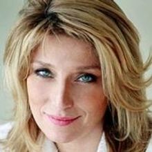 THE FRIDAY SIX: Q&As with Your Favorite Broadway Stars- BEAUTIFUL's Liz Larsen