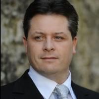 Tenor Anthony Kearns to Perform on HUCKABEE Tonight