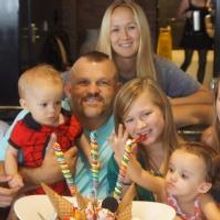 Chuck Liddell & Family Dines at Sugar Factory American Brasserie in Las Vegas