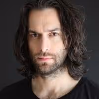 WHITNEY Star Chris D'Elia Set to Visit Comix Stage for First Time this April