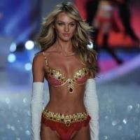 Maroon 5 Performs on CBS's THE VICTORIA'S SECRET SWIM SPECIAL Tonight