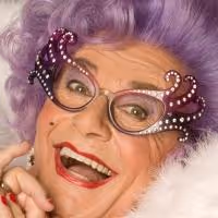 BWW Reviews: DAME EDNA'S GLORIOUS GOODBYE at The National Theatre