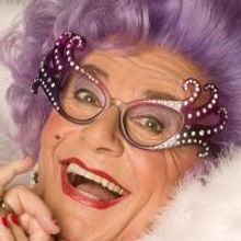 BWW Reviews: DAME EDNA'S GLORIOUS GOODBYE at The National Theatre