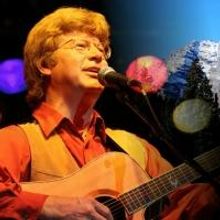 BWW Reviews: COUNTRY ROADS: A JOHN DENVER CELEBRATION Fills the El Portal with Love