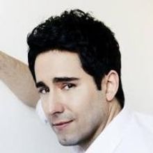 BWW Reviews: Singer JOHN LLOYD YOUNG Brings An Evening for Friends to Sterling's Upst