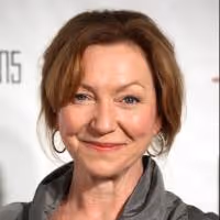 Julie White Begins Performances Tonight in VANYA AND SONIA AND MASHA AND SPIKE