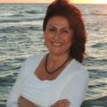 Paula Renaye Releases LIVING THE LIFE YOU LOVE: THE NO-NONSENSE GUIDE TO TOTAL TRANSF