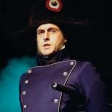 British Actor Earl Carpenter Joins Broadway's LES MISERABLES Tonight