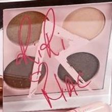MAC Teams Up With Rihanna - Finally!