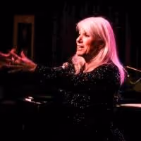 Friars Club Will Welcome Jamie deRoy's FAMILY TIES Tonight