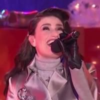 VIDEO: Idina Menzel Belts Out 'Holly Jolly Christmas' at CHRISTMAS IN ROCKEFELLER CENTER