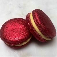 Chef Yigit Pura Creates HEDWIG AND THE ANGRY INCH-Inspired Macaron