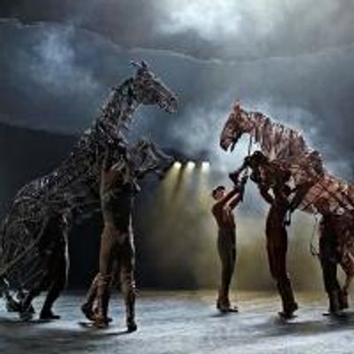 Photo Flash: WAR HORSE at New London Theatre