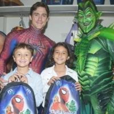 Photo Flash: SPIDER-MAN TURN OFF THE DARK Welcomes Back-to-School &#039;Golden Ticket&#039; Winners