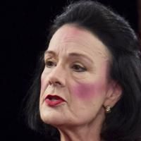 BWW Reviews: Sally Edmundson Channels A Fashionable Legend in FULL GALLOP