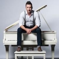 BWW Reviews: SWEET DREAMS: SONGS BY ANNIE LENNOX is Michael Griffiths' Latest…
