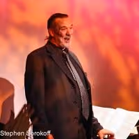 BWW Reviews: Erudite Jon Weber Dazzles on the Keyboard While Exploring the Evolution…