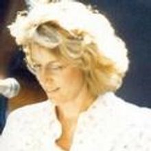 Jennifer Warnes to Perform at Madison Theatre, 10/30