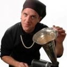 Paul Kaufmann Stars in I AM MY OWN WIFE at Trustus Theatre, Now thru 10/20