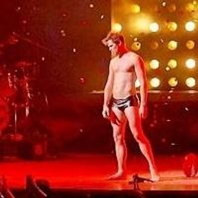 Photo Flash: New HEDWIG Finale Photo of Andrew Rannells Revealed!