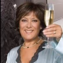 Lynda Bellingham Stars in Kay Mellor's A PASSIONATE WOMAN at Sheffield, Now thru…