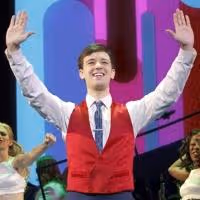 BWW Reviews: Charmingly Flawed CATCH ME IF YOU CAN Lands in L.A.