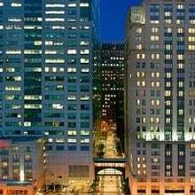 Brooklyn Hotel Offers Easy Access to the DUMBO Arts Festival