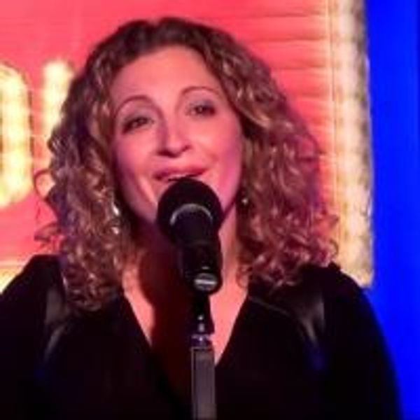 STAGE TUBE: Donna Vivino Sings 'When She Loved Me' at BROADWAY SESSIONS - Cabaret Theater Video