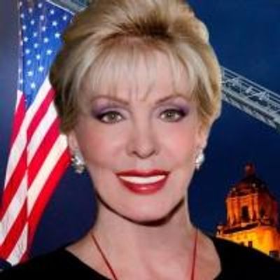 Photo Flash: First Lady of the Joffrey Ballet Dame Patricia Kennedy Receives Ellis Island Medal of Honor