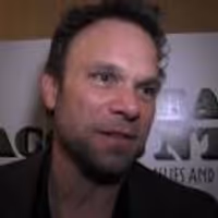 TV: On the Scene with the Cast of DEAD ACCOUNTS on Opening Night - From Katie Holmes… Video