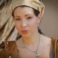 BWW Interviews: Multi-Talented Carmen De La Paz Returns Home for Benefit Concert (11/