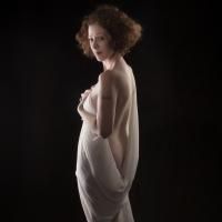 Lorraine Olsen Brings FIGURATIVELY SPEAKING to United Solo Festival Tonight