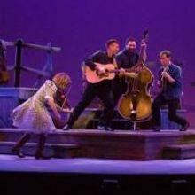 Photo Flash: First Look at RING OF FIRE at The Palace Theater