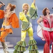 BWW Reviews: MAMMA MIA - 'Here We Go Again'