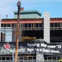 Applebees Joins in Support of Save the Mermaid Parade