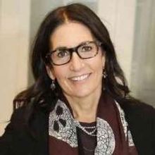 Bobbi Brown Debuts Eyewear Collection