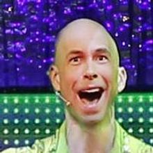 BWW Reviews: Over the Moon Design for PRISCILLA Makes for a Knockout Glamorous Show a