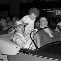 Photo Blast from Past: On the Set with ANNIE Cast in 1982