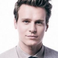 Jonathan Groff, Jan Maxwell, Laura Osnes & Julie Halston Set for TDF's Gala Tonight