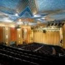 The Met's LES TROYENS Screens 1/5 at the Warner