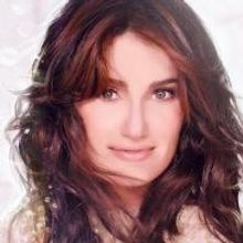STAGE TUBE: Watch Tony Winner Idina Menzel Perform 'Let It Go' and More at Bloomingdale's Window Unveiling