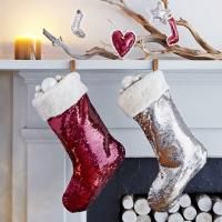 UGG Australia Hosts 4th Annual Holiday Register Drive