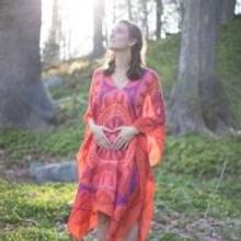 Suz Slezak Releases Debut Album 'Watching the Nighttime Come' Today