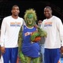 Photo Flash: The Grinch Visits New York Knicks Game at Madison Square Garden