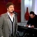 VIDEO: Tenor David Phelps Sings 'Joy to the World' on CBS's THE COUCH