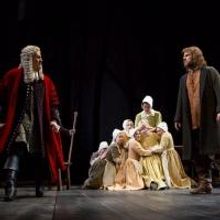 BWW Reviews: The Guthrie Theater's Grand Production of THE CRUCIBLE is a Compelling, 